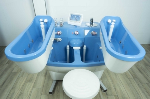 4-cell tub